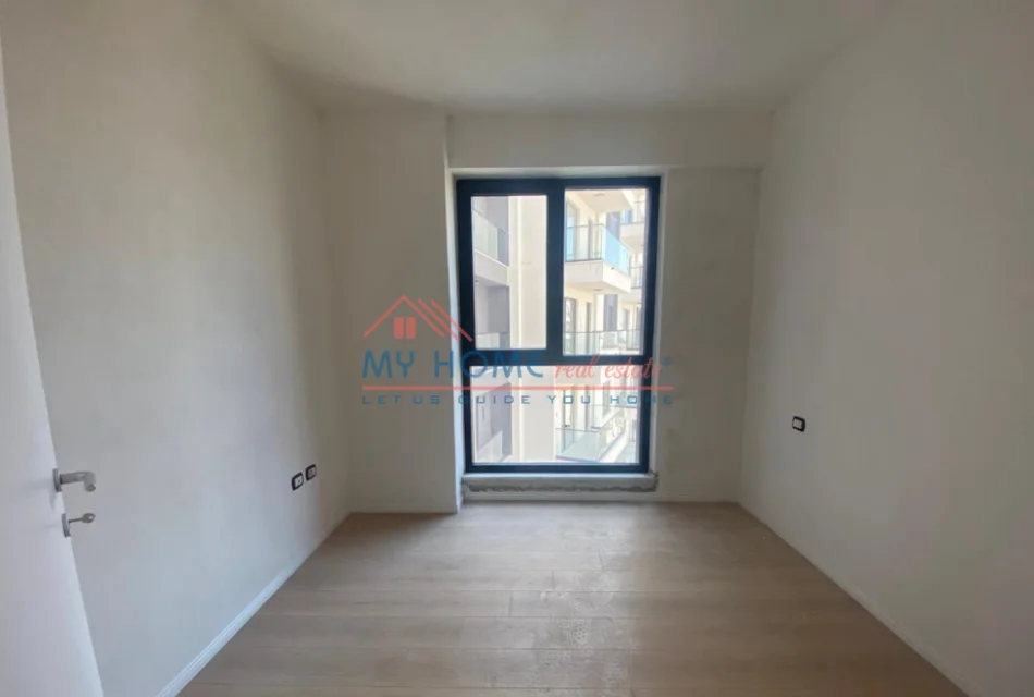 Tirane, shitet apartament 2+1+Ballkon Kati 9, 92 m² 155.700 € (Fusha e Aviacionit)