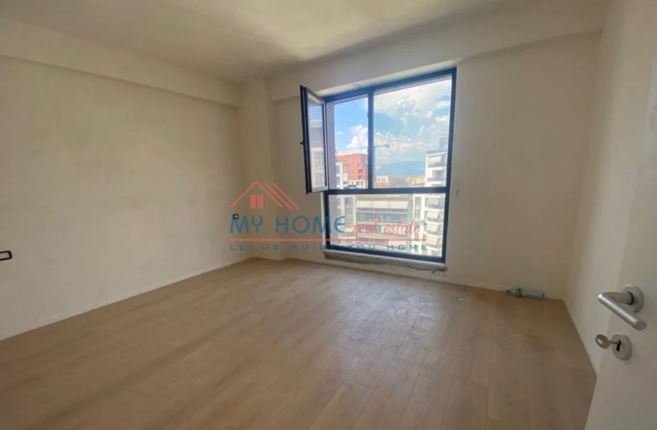 Tirane, shitet apartament 2+1+Ballkon Kati 9, 92 m² 155.700 € (Fusha e Aviacionit)