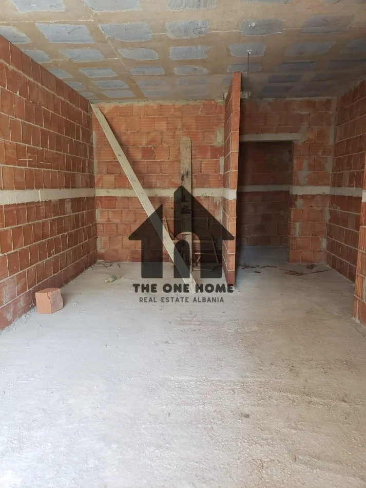 Tirane, shitet apartament 2+1+Ballkon Kati 4, 103 m² 170.000 € (ish Fusha Aviacionit)