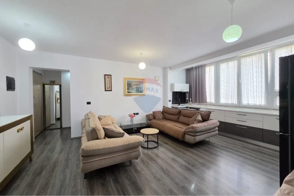 Tirane, shitet apartament 2+1+Ballkon Kati 6, 73 m² 195.000 € (Ish Fusha e Aviacionit,)