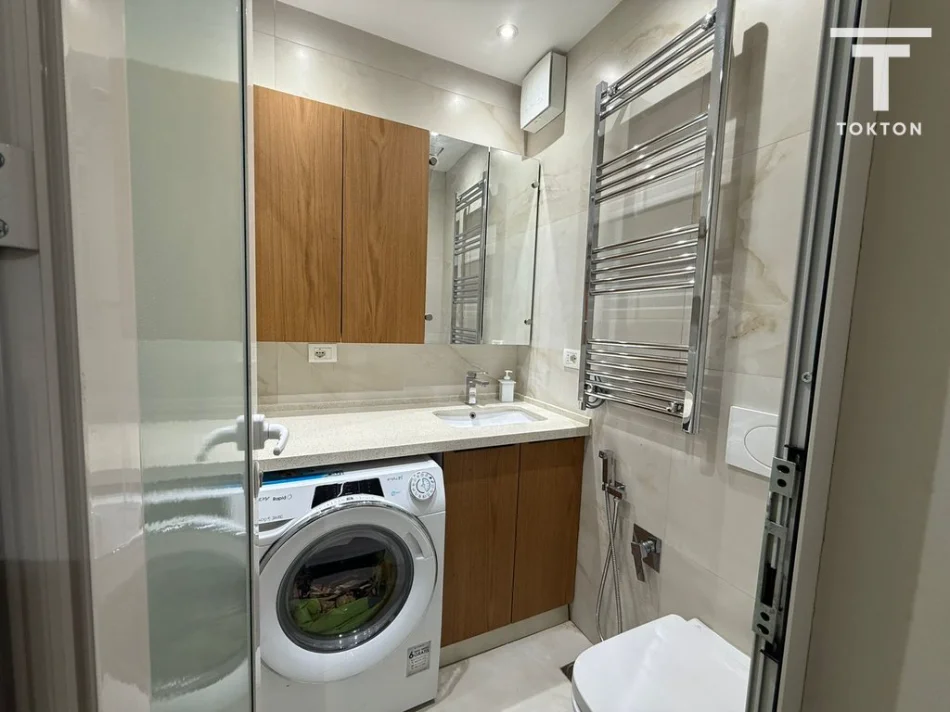 Tirane, jepet me qera apartament+verande | Penthouse 2+1+Ballkon Kati 2, 60 m² 750 € (rruga e Dafinave)