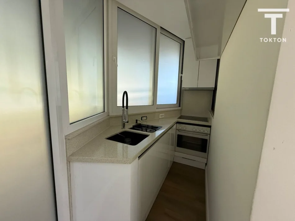 Tirane, jepet me qera apartament+verande | Penthouse 2+1+Ballkon Kati 2, 60 m² 750 € (rruga e Dafinave)