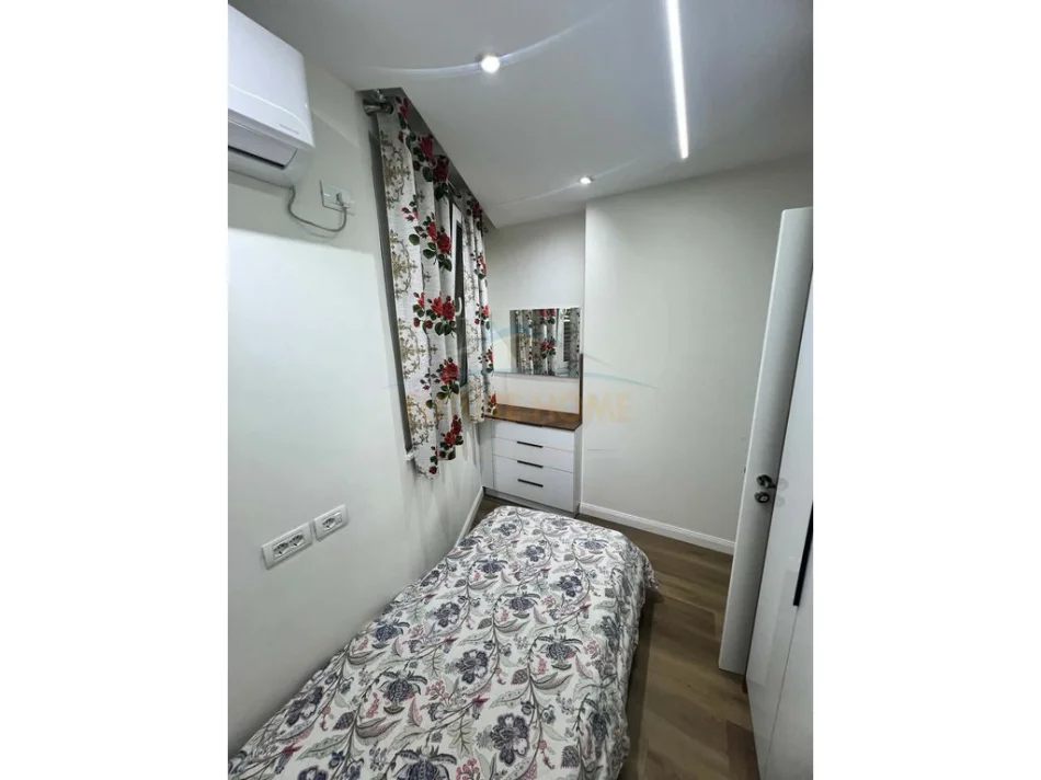 Tirane, jepet me qera apartament 2+1+Verande Kati 1, 58 m² 750 € (FUSHA E AVIACIONIT)