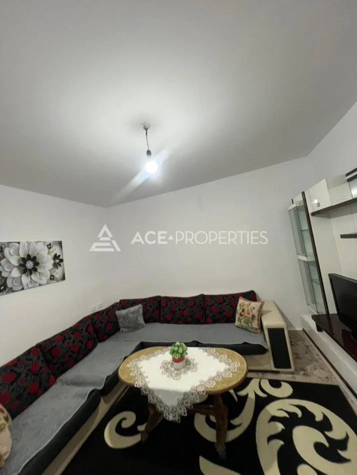 Durres, jepet me qera shtepi 1+1 Kati 1, 80 m² 300 € 
