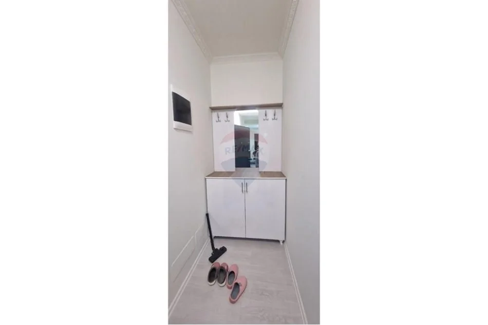 Tirane, jepet me qera apartament 1+1+Ballkon Kati 5, 75 m² 450 € 