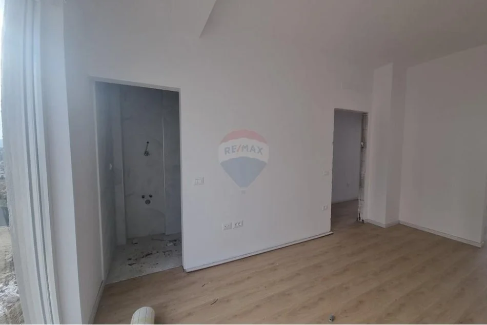 Tirane, jepet me qera , 275 m² 850 € (Aba Residence)