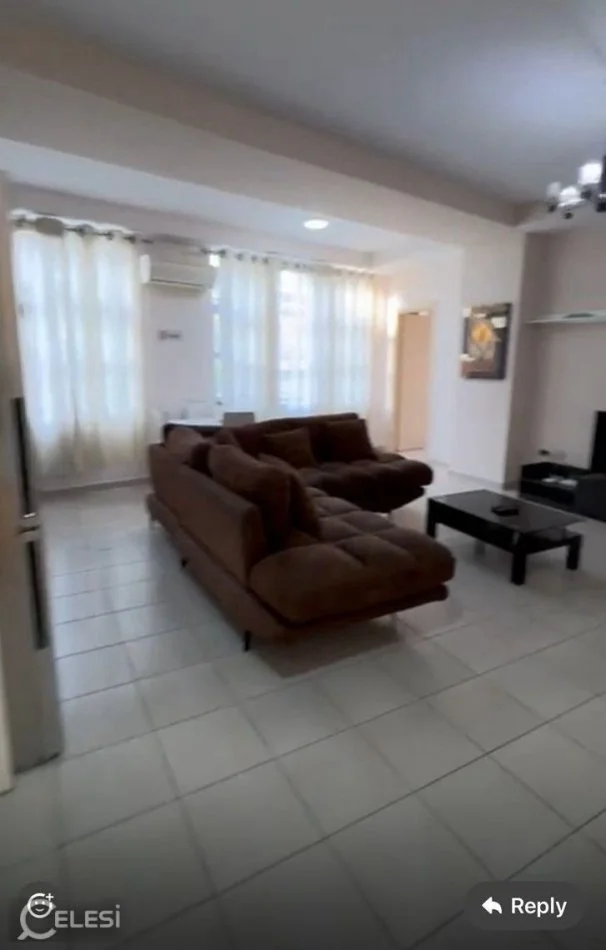 Tirane, jepet me qera apartament 2+1+Ballkon Kati 2, 110 m² 650 € (SELVIA)