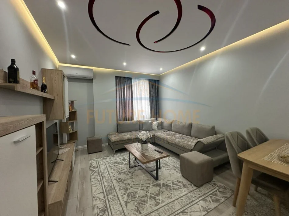 Tirane, jepet me qera apartament 2+1+2+PARKIM , Kati 6, 103 m² 650 € (GRAND GALLERY , Yzberisht)