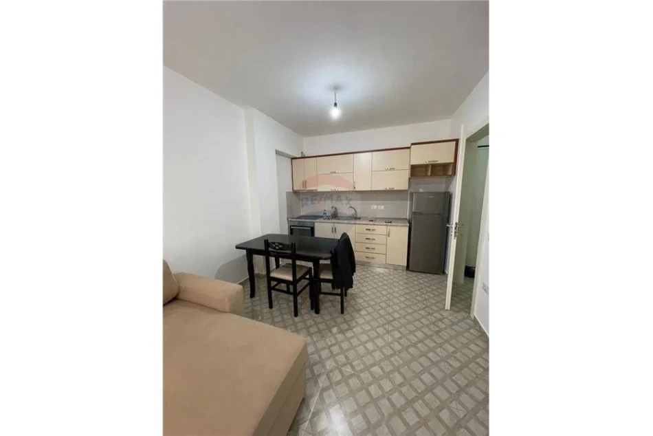 (Apartament 1+1 me Qira ne Astir!)