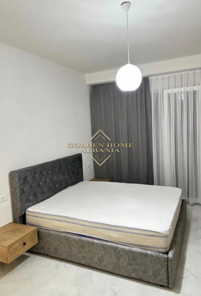 Tirane, jepet me qera 2+1 Kati 8, 120 m² 600 € 