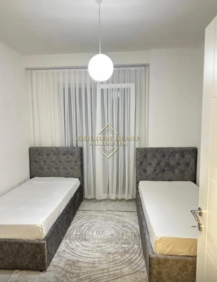 Tirane, jepet me qera 2+1 Kati 8, 120 m² 600 € 