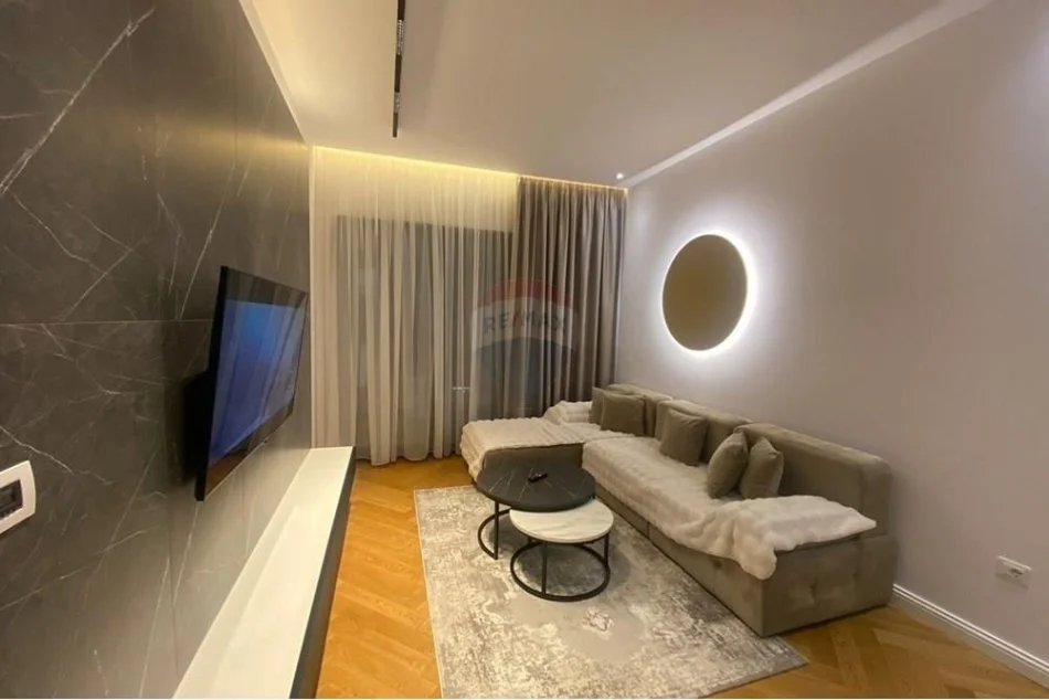 jepet me qera , 63 m² 1.000 € (Apartament 1 +1 me Qira në Rrugën e Kavajës)