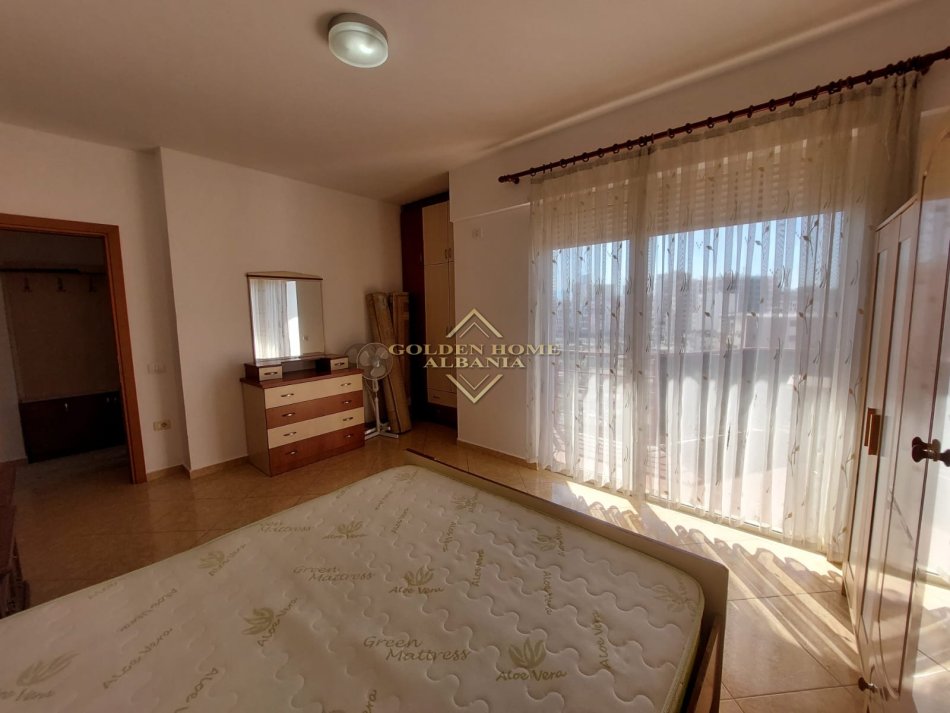 Tirane, jepet me qera apartament 2+1+Ballkon , 105 m² 600 € 