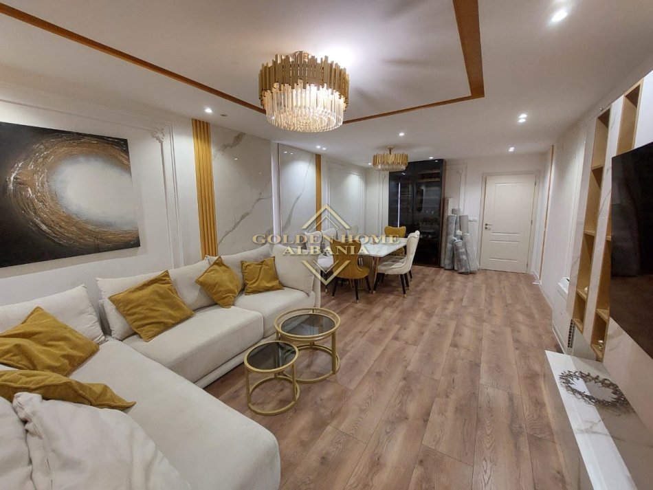 Tirane, jepet me qera apartament 3+1+Ballkon Kati 1, 700 € 