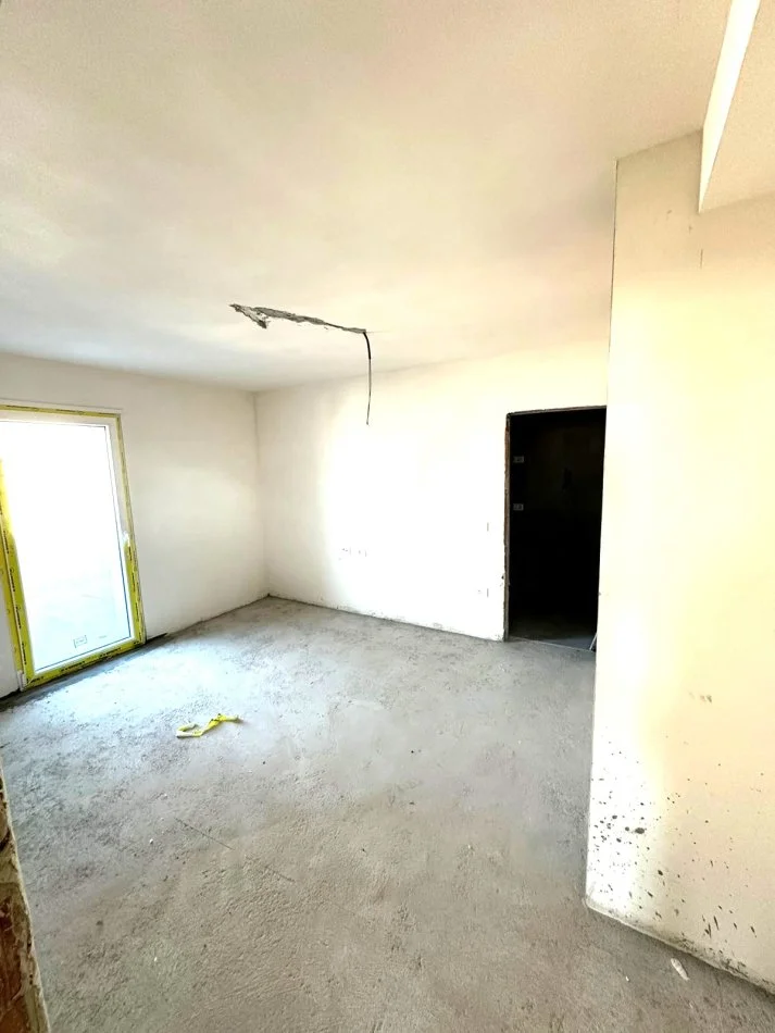 Tirane, shes apartament 2+1+Ballkon , 163 m² 230.000 € (Xhamllik)