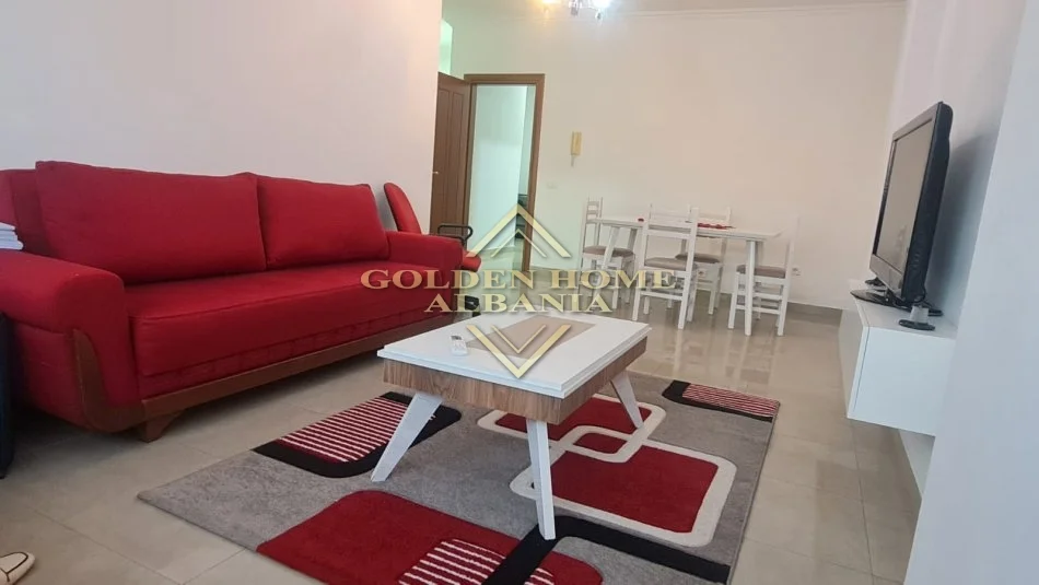 Tirane, jepet me qera apartament 3+1 , 115 m² 700 €