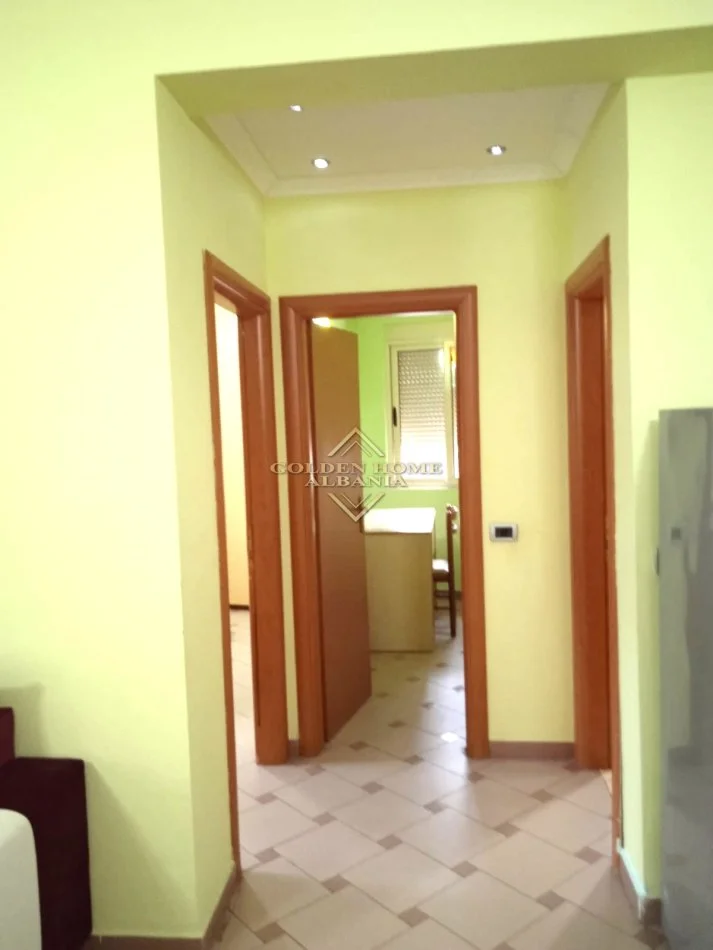 Tirane, jepet me qera 2+1 , 74 m² 650 €