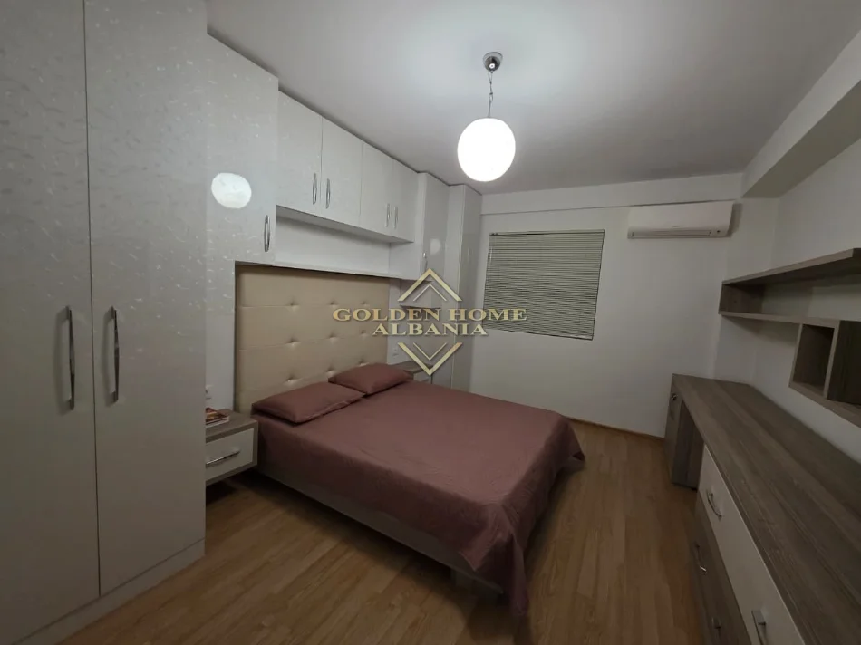 Tirane, shitet 4+1 , 120 m² 