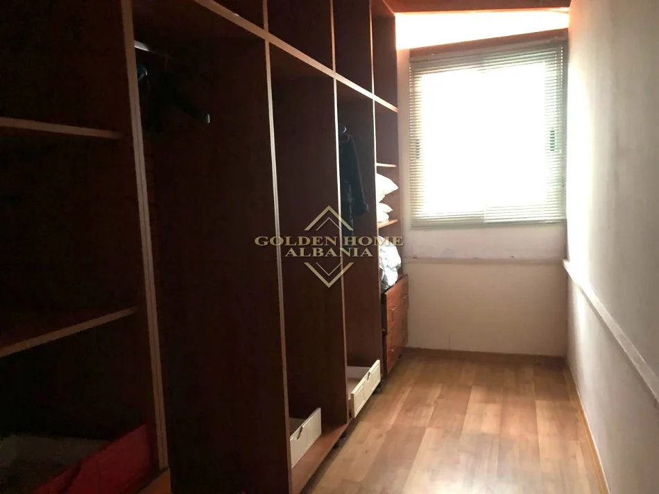 Tirane, shitet apartament , 140 m² (LIQENI I THATE)