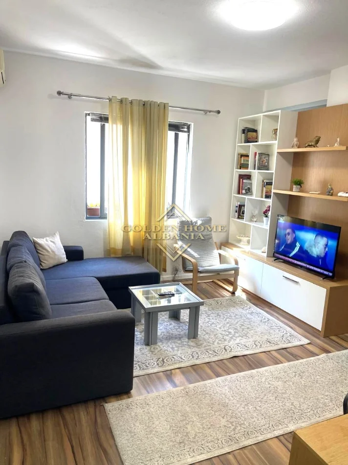 Tirane, shitet apartament , 48 m² (ish parku)