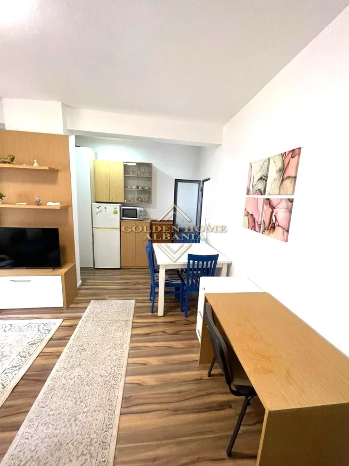 Tirane, shitet apartament , 48 m² (ish parku)