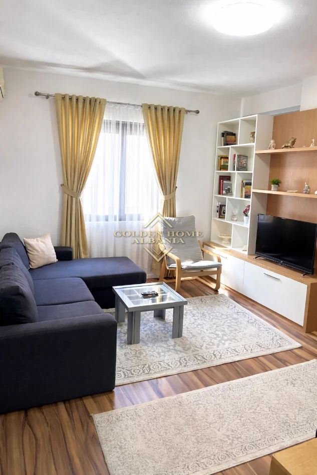Tirane, shitet apartament , 48 m² (ish parku)
