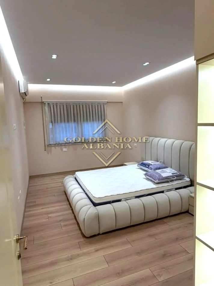Tirane, jepet me qera 2+1 , 120 m² 1.000 € 