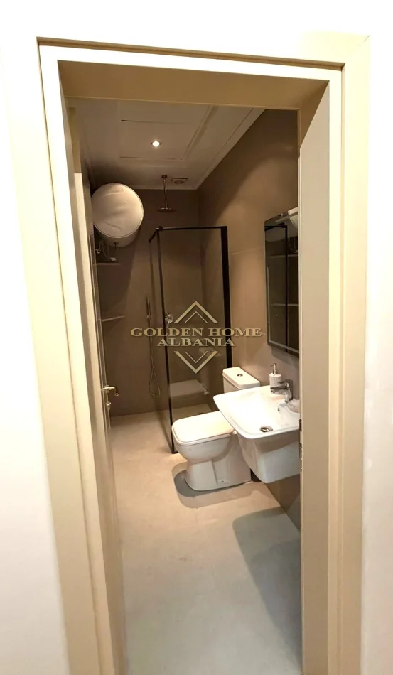 Tirane, jepet me qera 2+1 , 120 m² 1.000 € 