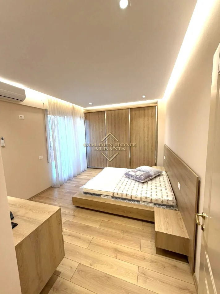 Tirane, jepet me qera 2+1 , 120 m² 1.000 € 
