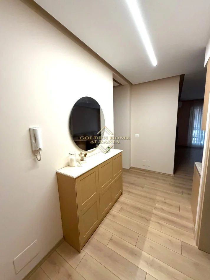 Tirane, jepet me qera 2+1 , 120 m² 1.000 € 