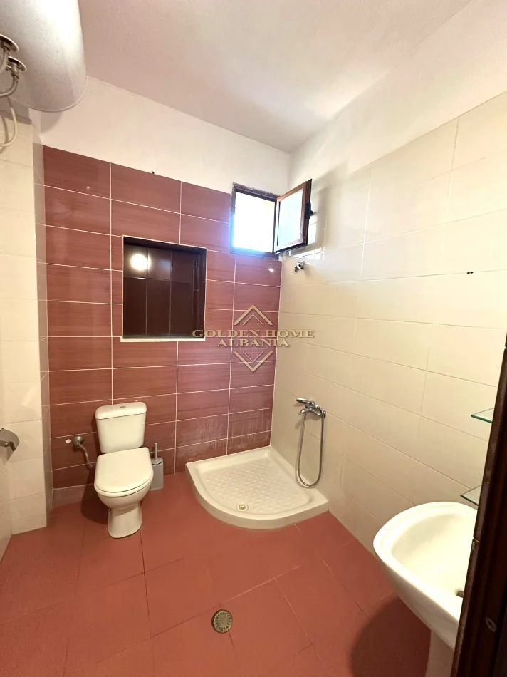 Tirane, jepet me qera apartament , 40 m² (Bulevardi i Ri)