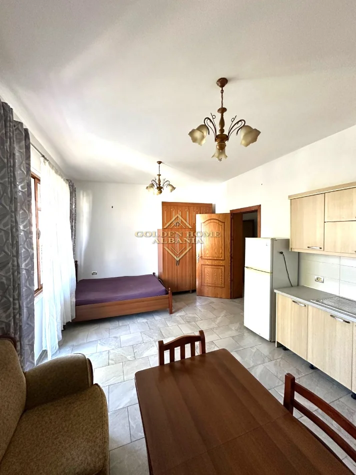 Tirane, jepet me qera apartament , 40 m² (Bulevardi i Ri)
