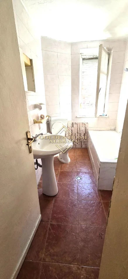 Tirane, shitet apartament , 72 m² (myslym shyri)