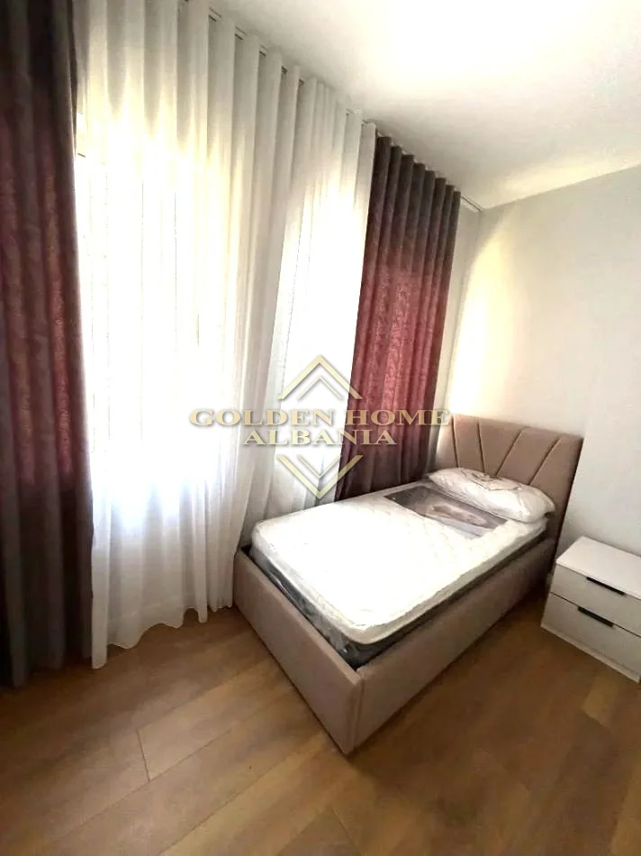 Tirane, jepet me qera 2+1 , 77 m² 600 €