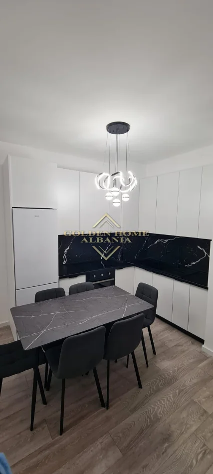 Tirane, jepet me qera 1+1 , 66 m² 540 € 