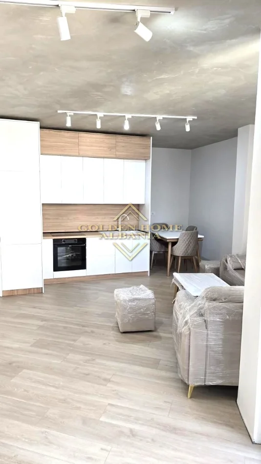 Tirane, jepet me qera 1+1 , 70 m² 600 € 