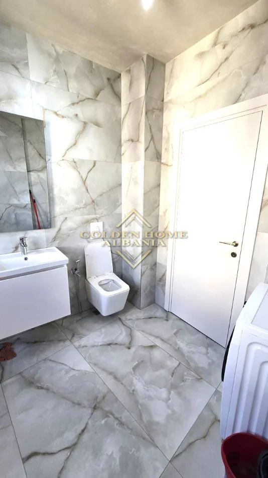 Tirane, jepet me qera 1+1 , 70 m² 600 € 