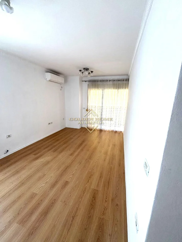 Tirane, shitet , 89 m² (fresk)