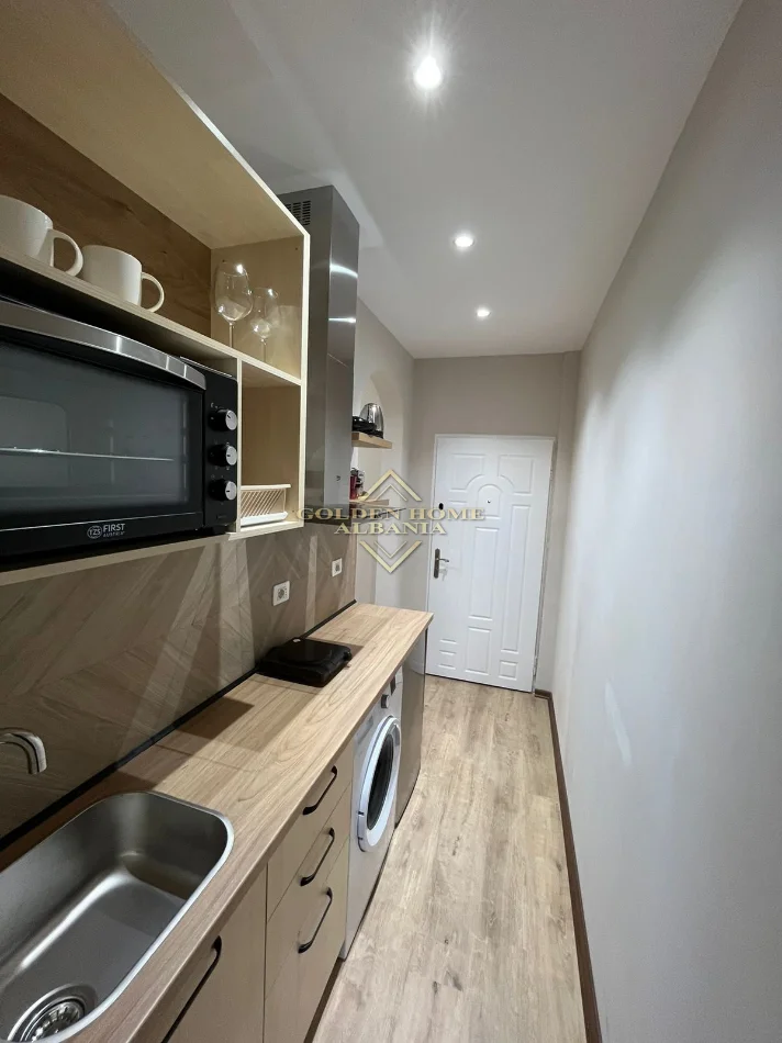 Tirane, shitet , 30 m² (Bulevardi Bajram Curri)