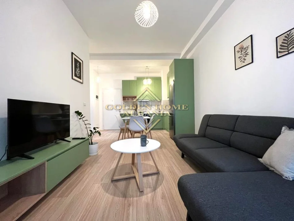 Tirane, jepet me qera apartament , 60 m² 