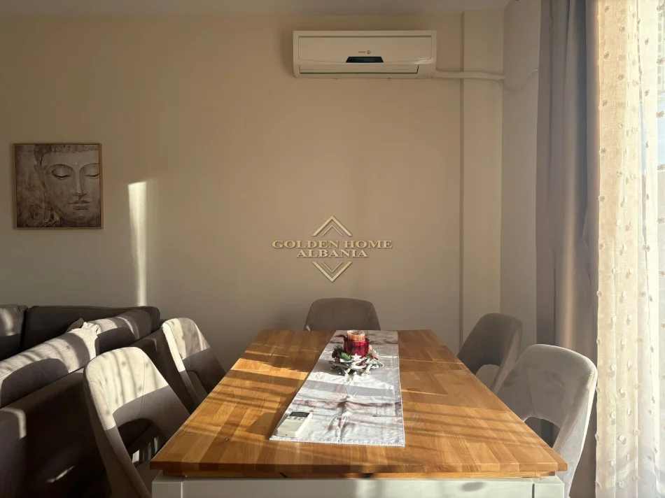 Tirane, jepet me qera apartament , 90 m² 