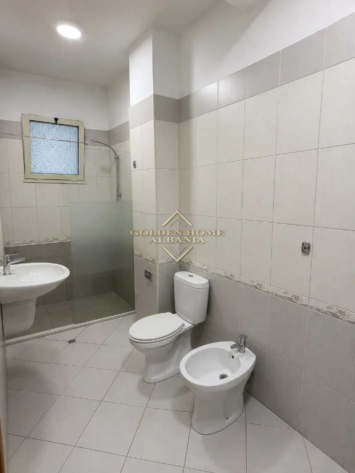Tirane, shitet apartament , 99 m² (treshi)