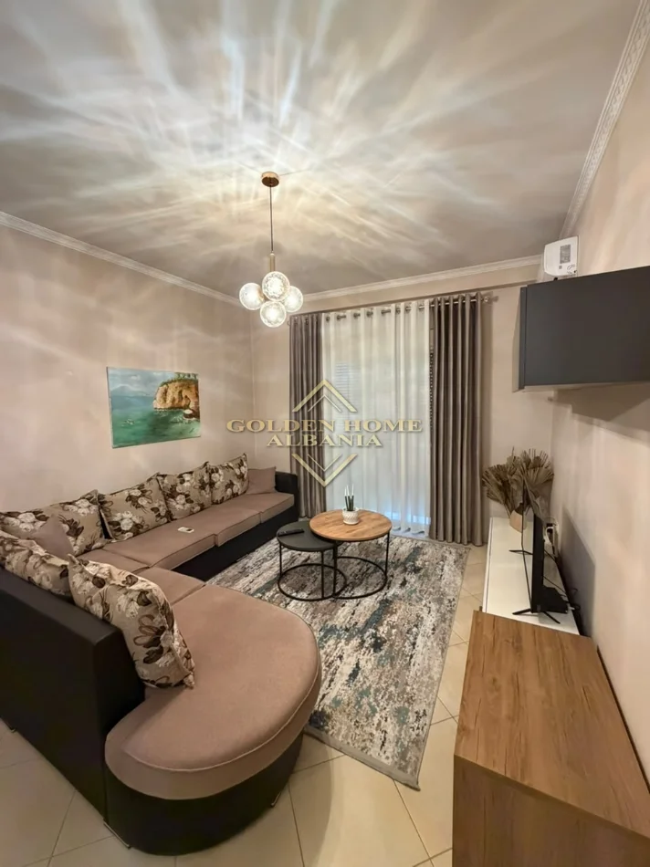 Tirane, shitet apartament , 99 m² (treshi)
