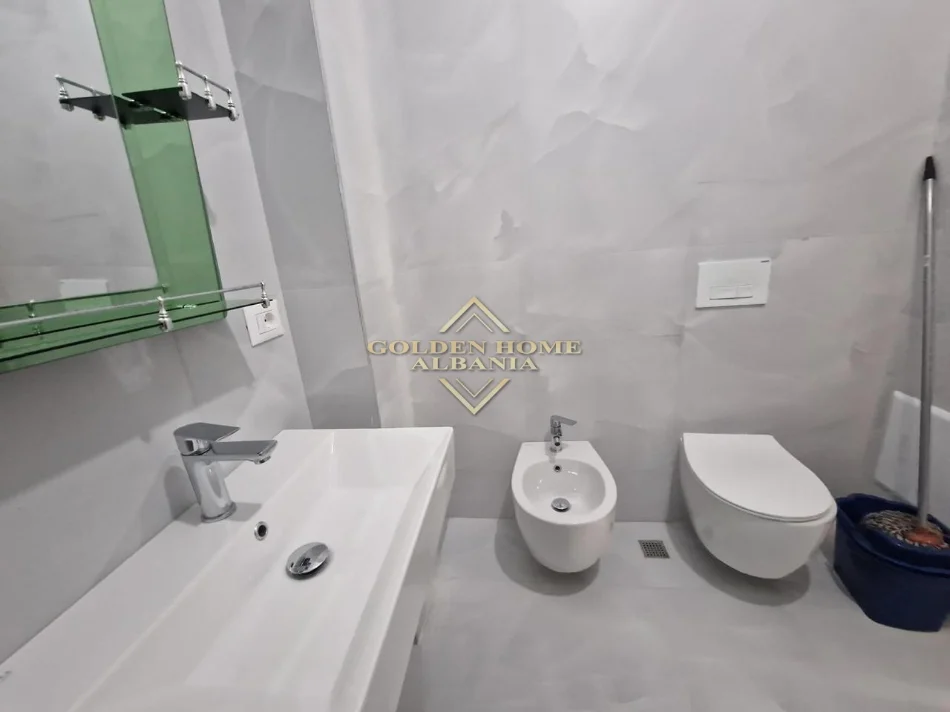 Tirane, jepet me qera apartament , 90 m² 