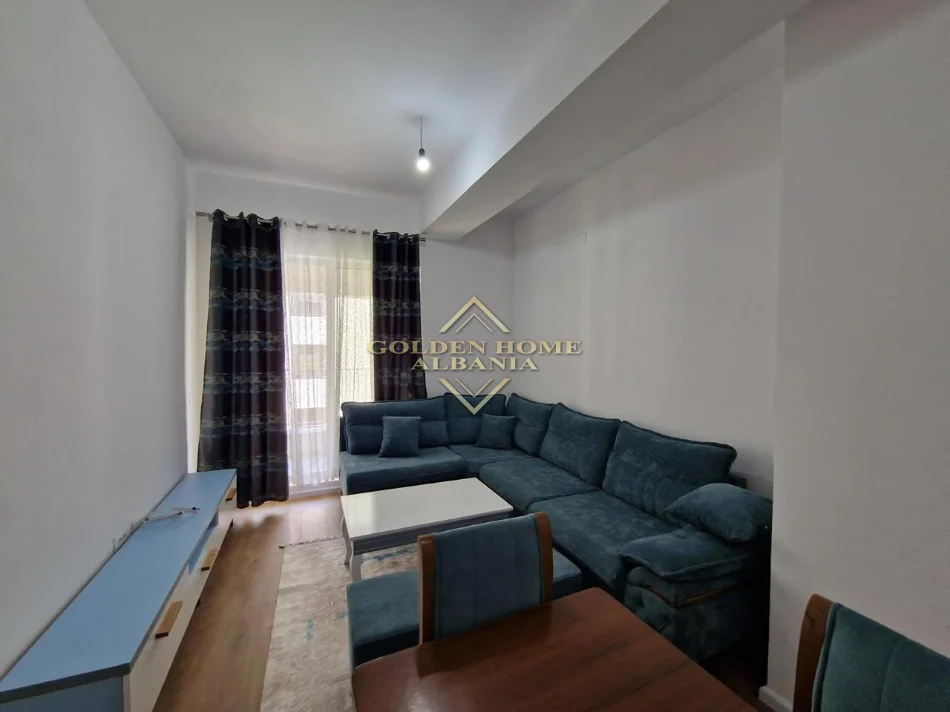Tirane, jepet me qera apartament , 90 m² 