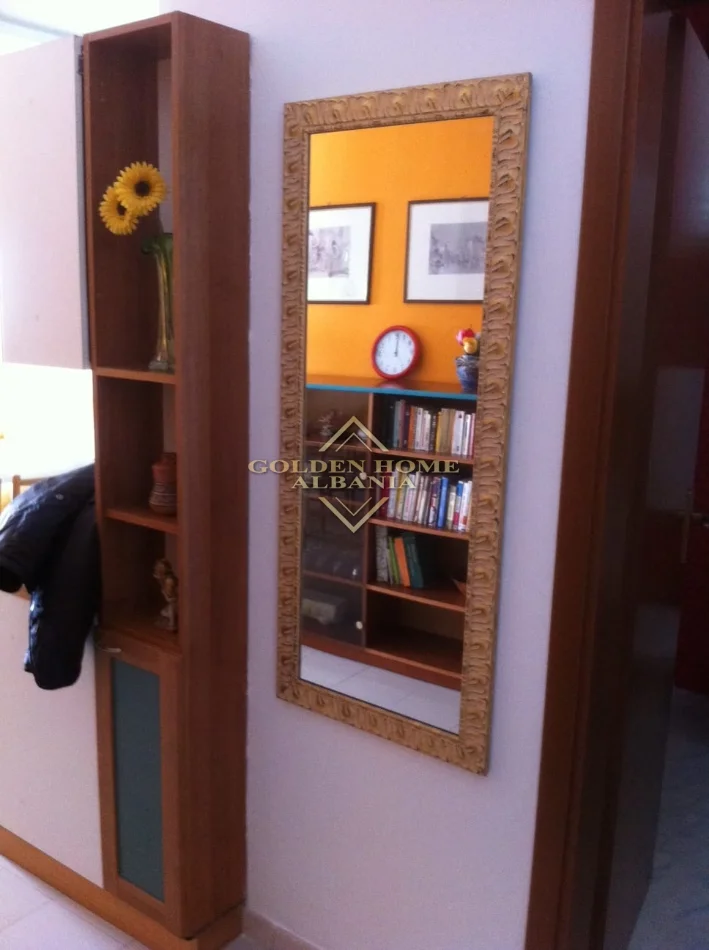 Tirane, jepet me qera apartament , 60 m² (rruga e ambasadave)