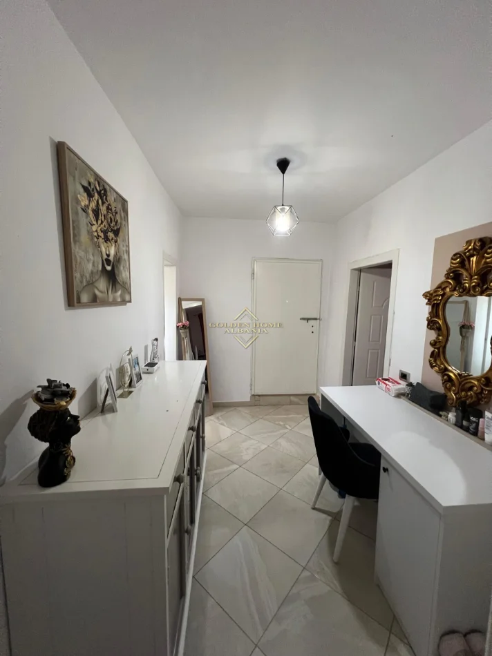 Tirane, shitet apartament , 60 m² (LAPRAKE)