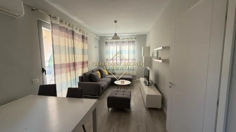 Tirane, shitet apartament , 80 m²