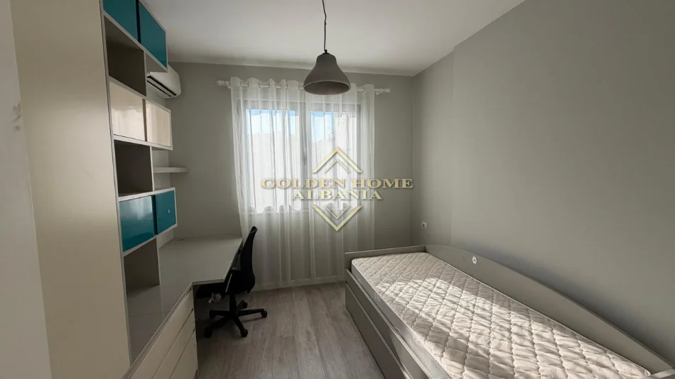 Tirane, shitet apartament , 80 m²