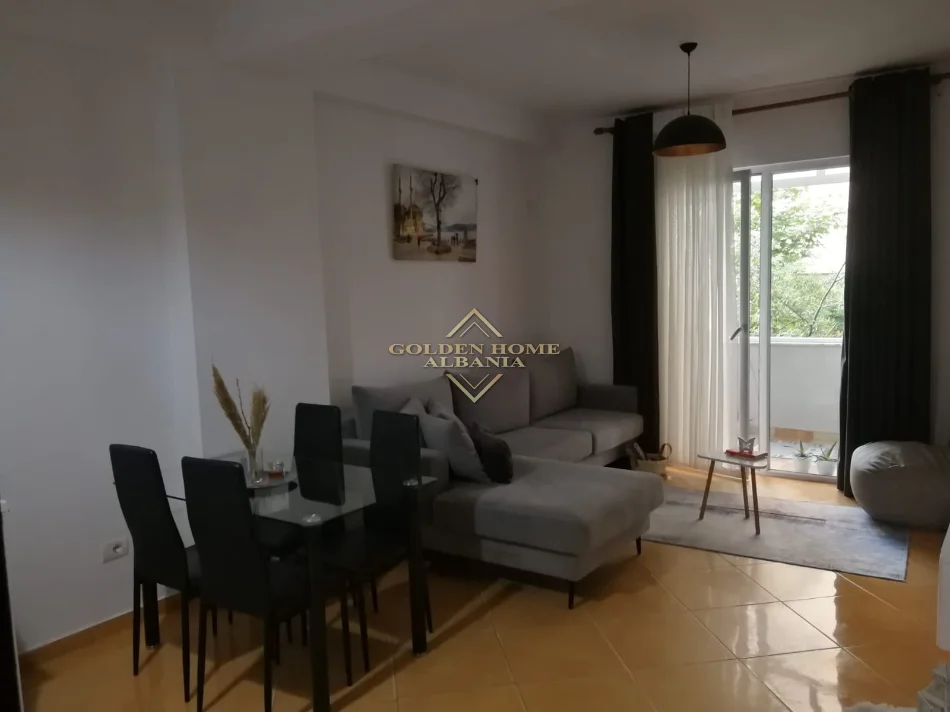 Tirane, shitet apartament , 82 m² (astir)
